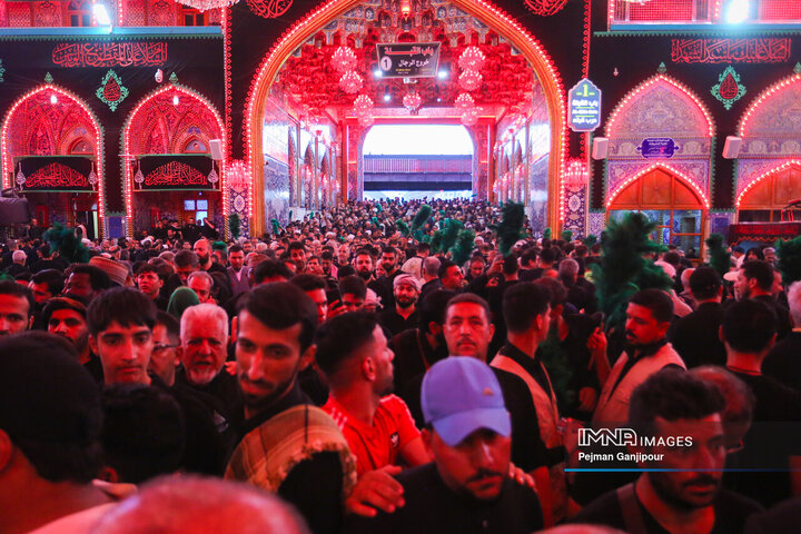 حرم امام حسین(ع) در شب اربعین