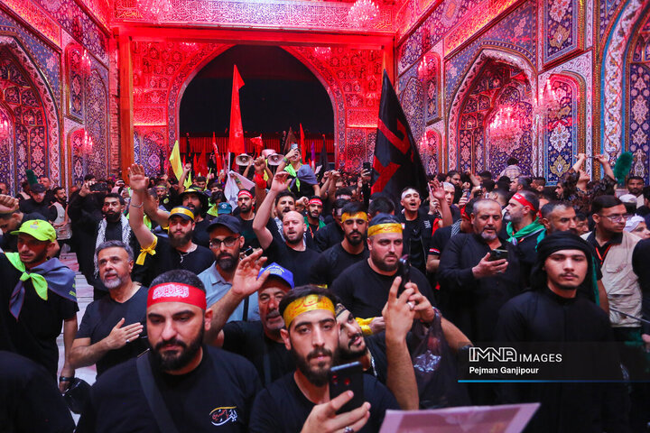 حرم امام حسین(ع) در شب اربعین