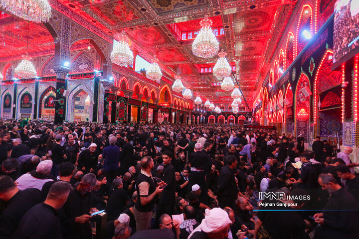 حرم امام حسین(ع) در شب اربعین