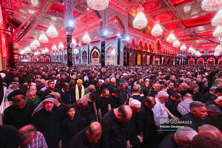 حرم امام حسین(ع) در شب اربعین