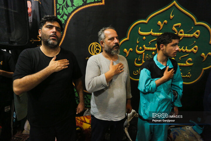 قافله عزاداری خادمان اربعین حسینی شهرداری اصفهان در کربلا