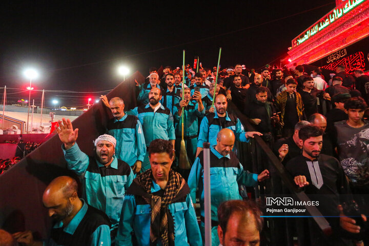 قافله عزاداری خادمان اربعین حسینی شهرداری اصفهان در کربلا