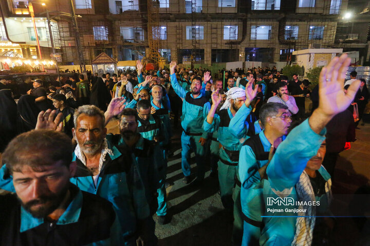 قافله عزاداری خادمان اربعین حسینی شهرداری اصفهان در کربلا