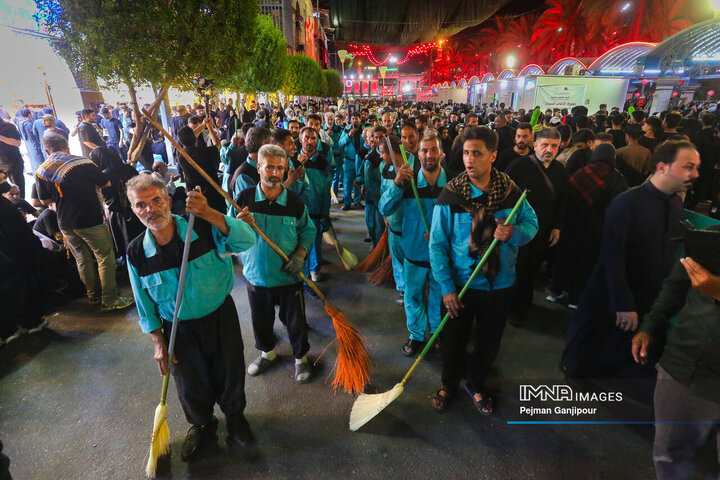 قافله عزاداری خادمان اربعین حسینی شهرداری اصفهان در کربلا