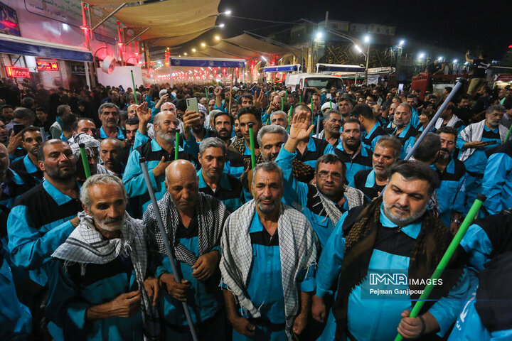 قافله عزاداری خادمان اربعین حسینی شهرداری اصفهان در کربلا