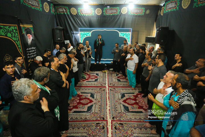 قافله عزاداری خادمان اربعین حسینی شهرداری اصفهان در کربلا