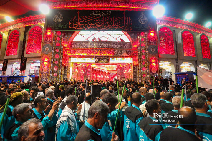 قافله عزاداری خادمان اربعین حسینی شهرداری اصفهان در کربلا