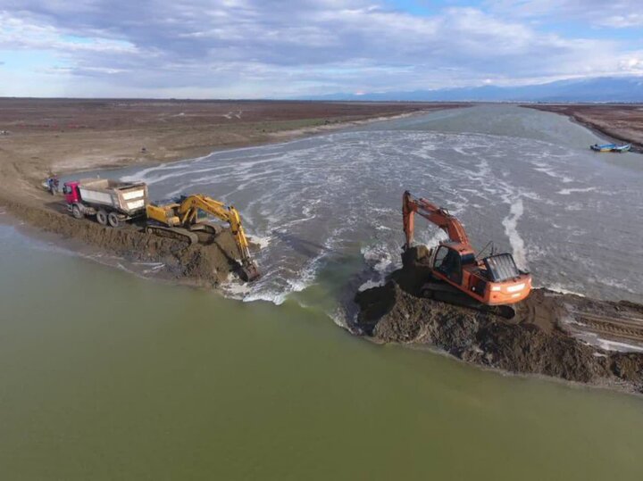 خلیج گرگان باید از طریق کانال آشور و خزینی زنده نگه داشته شود