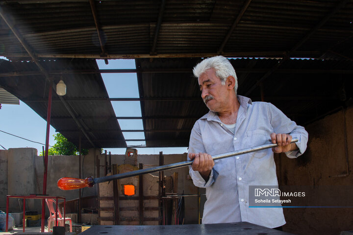 شیشه گری سنتی میمند