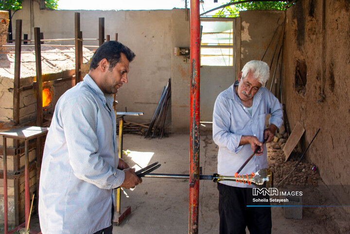 شیشه گری سنتی میمند