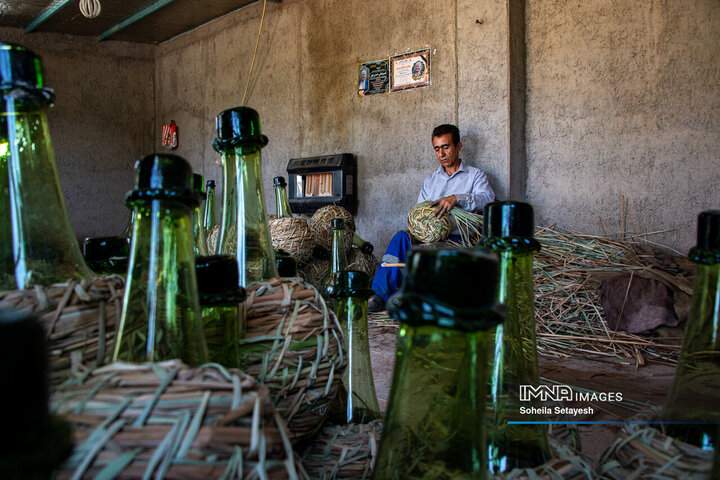 شیشه گری سنتی میمند