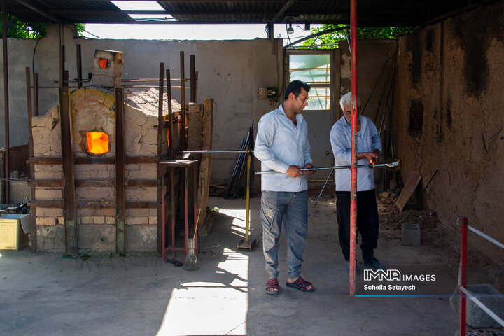 شیشه گری سنتی میمند