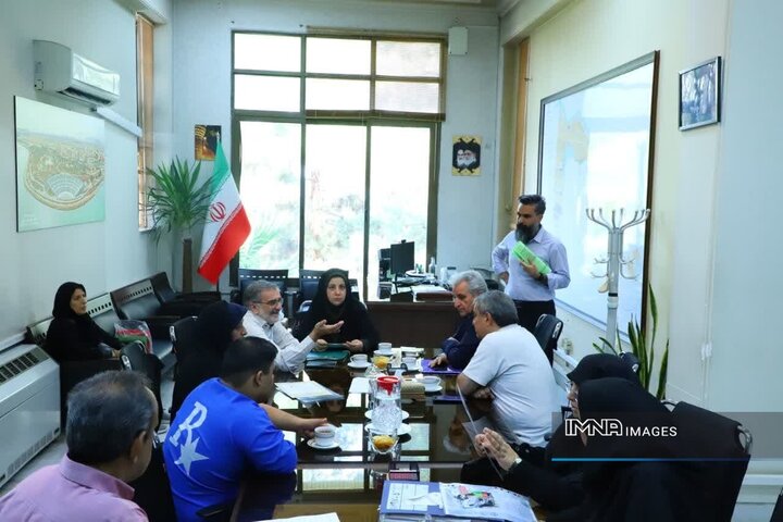 بررسی ۱۲ پرونده در کمیته نظارتی منطقه ۶/ شهروندان آگاه و فعال لازمه تحقق شعار «شهر زندگی»