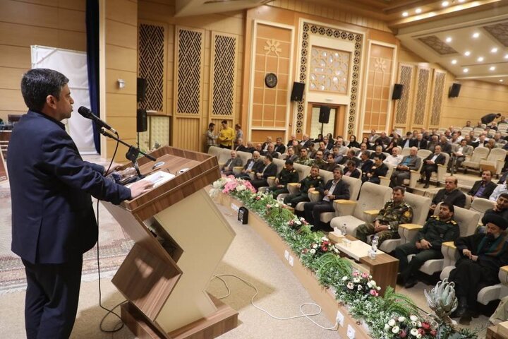 باید روحیه مقاومت و ایثار به نسل‌های جوان منتقل شود