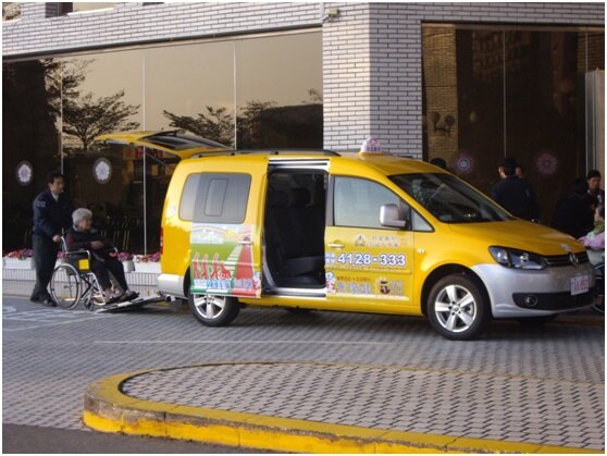 تاکسی رایگان، راهکاری برای افزایش حضور سالمندان و معلولان در شهر