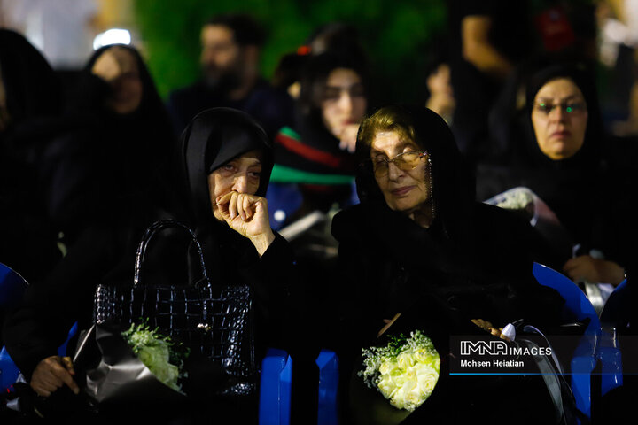 ورود پیکر استاد فرشچیان به اصفهان