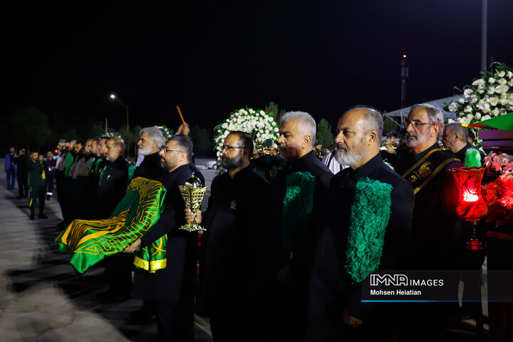 ورود پیکر استاد فرشچیان به اصفهان