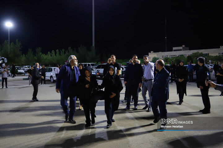 ورود پیکر استاد فرشچیان به اصفهان