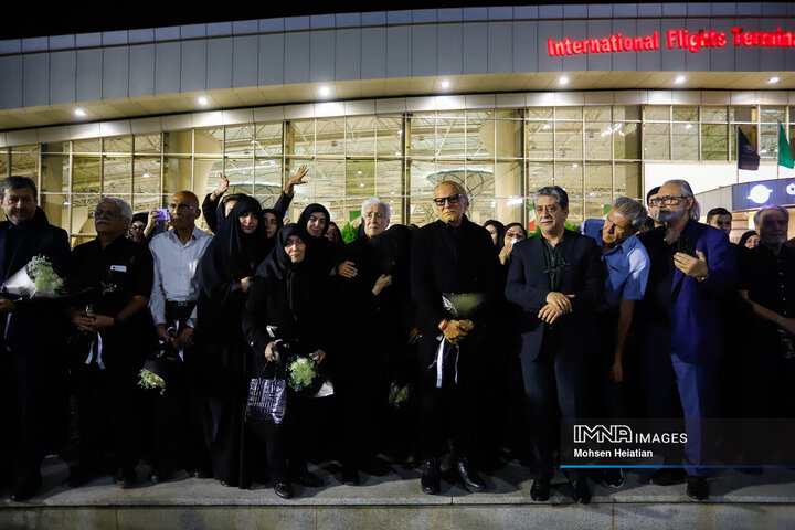 ورود پیکر استاد فرشچیان به اصفهان