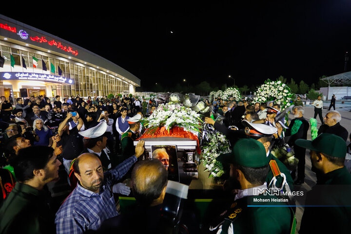 Isfahan Pays Tribute to Legendary Miniaturist Mahmoud Farshchian in Emotional Farewell Ceremony