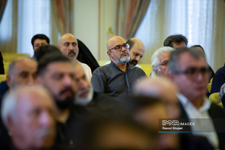 دیدار وزیر فرهنگ با هنرمندان اصفهان