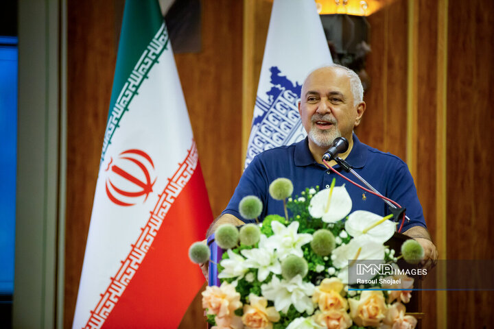 دیدار وزیر فرهنگ با هنرمندان اصفهان