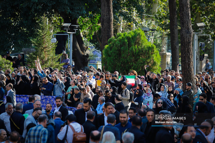 مراسم تشییع پیکر استاد فرشچیان