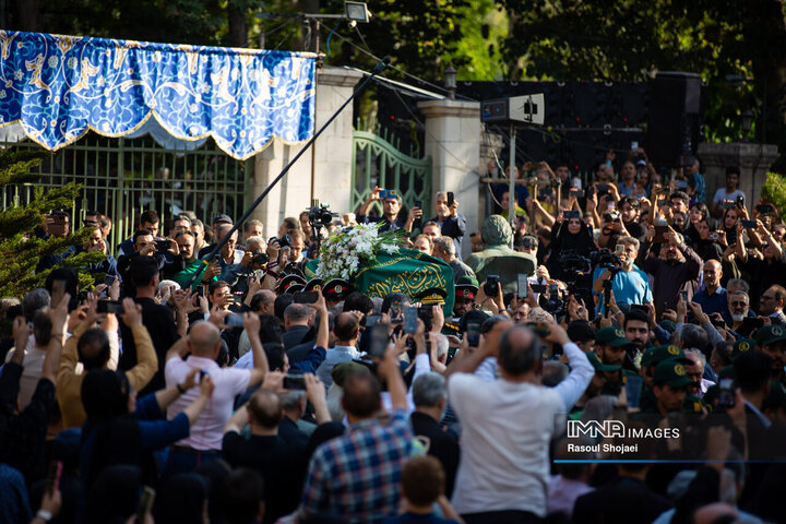 مراسم تشییع پیکر استاد فرشچیان