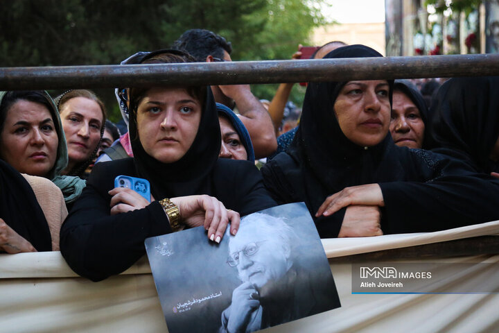 مراسم تشییع پیکر استاد فرشچیان