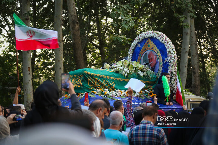 مراسم تشییع پیکر استاد فرشچیان