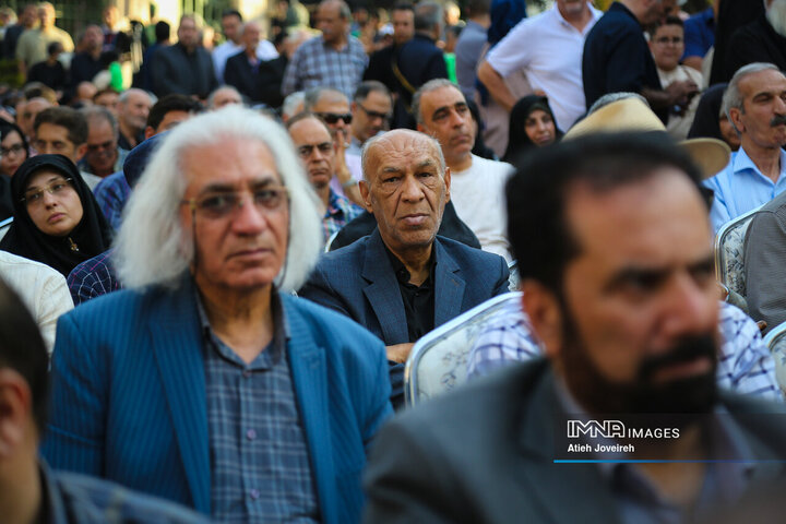 در حاشیه مراسم تشییع استاد فرشچیان