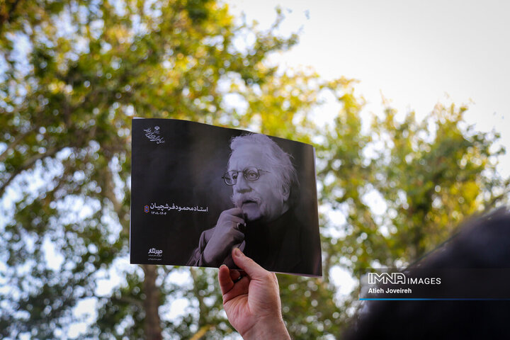 در حاشیه مراسم تشییع استاد فرشچیان