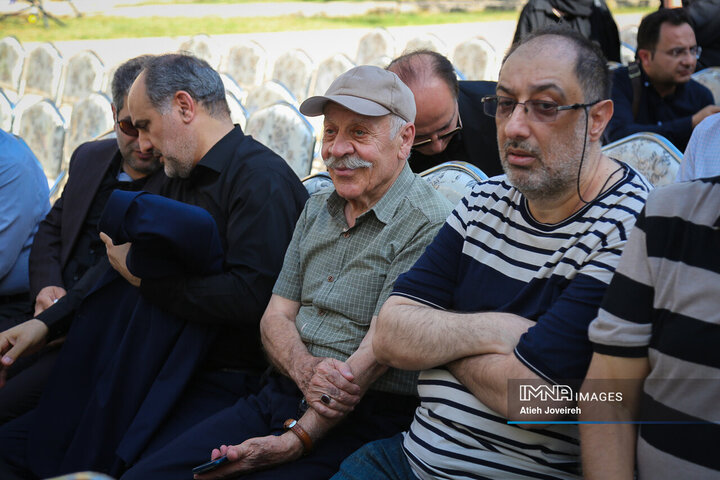 در حاشیه مراسم تشییع استاد فرشچیان