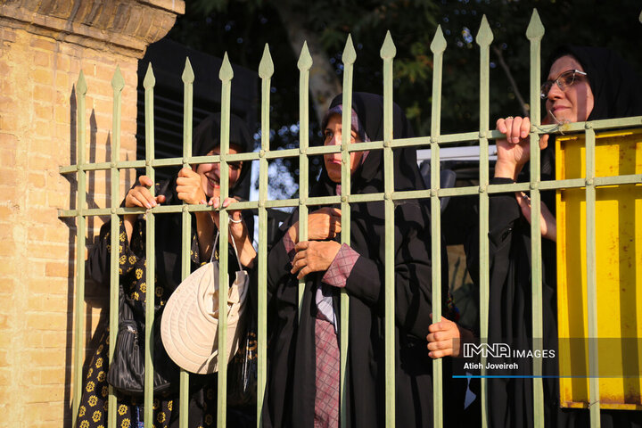 در حاشیه مراسم تشییع استاد فرشچیان