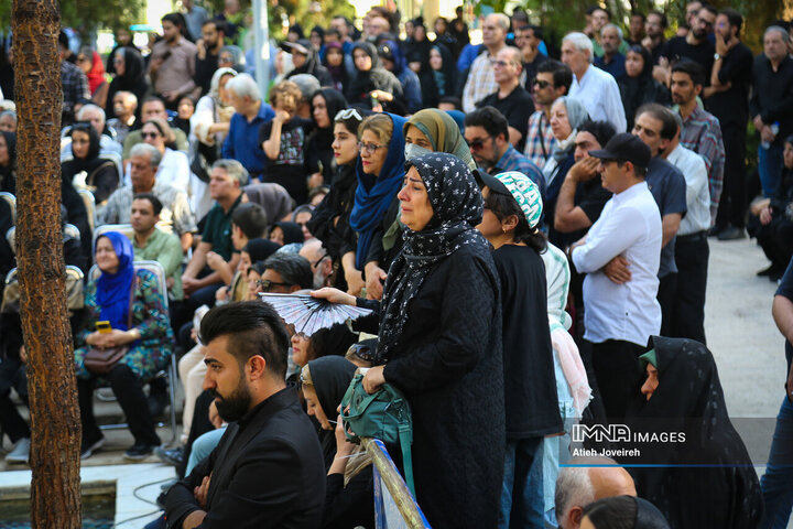 در حاشیه مراسم تشییع استاد فرشچیان