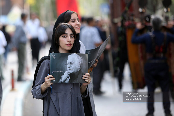 در حاشیه مراسم تشییع استاد فرشچیان