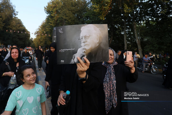 در حاشیه مراسم تشییع استاد فرشچیان