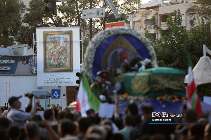 در حاشیه مراسم تشییع استاد فرشچیان