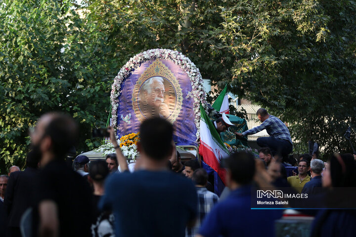 در حاشیه مراسم تشییع استاد فرشچیان