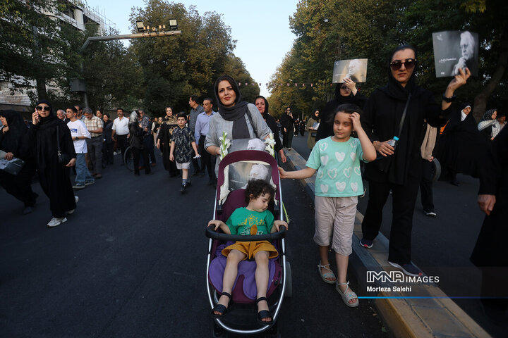 در حاشیه مراسم تشییع استاد فرشچیان