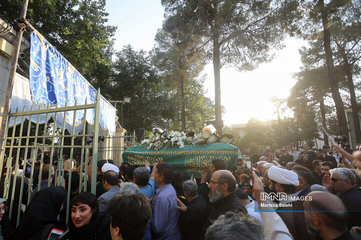 در حاشیه مراسم تشییع استاد فرشچیان