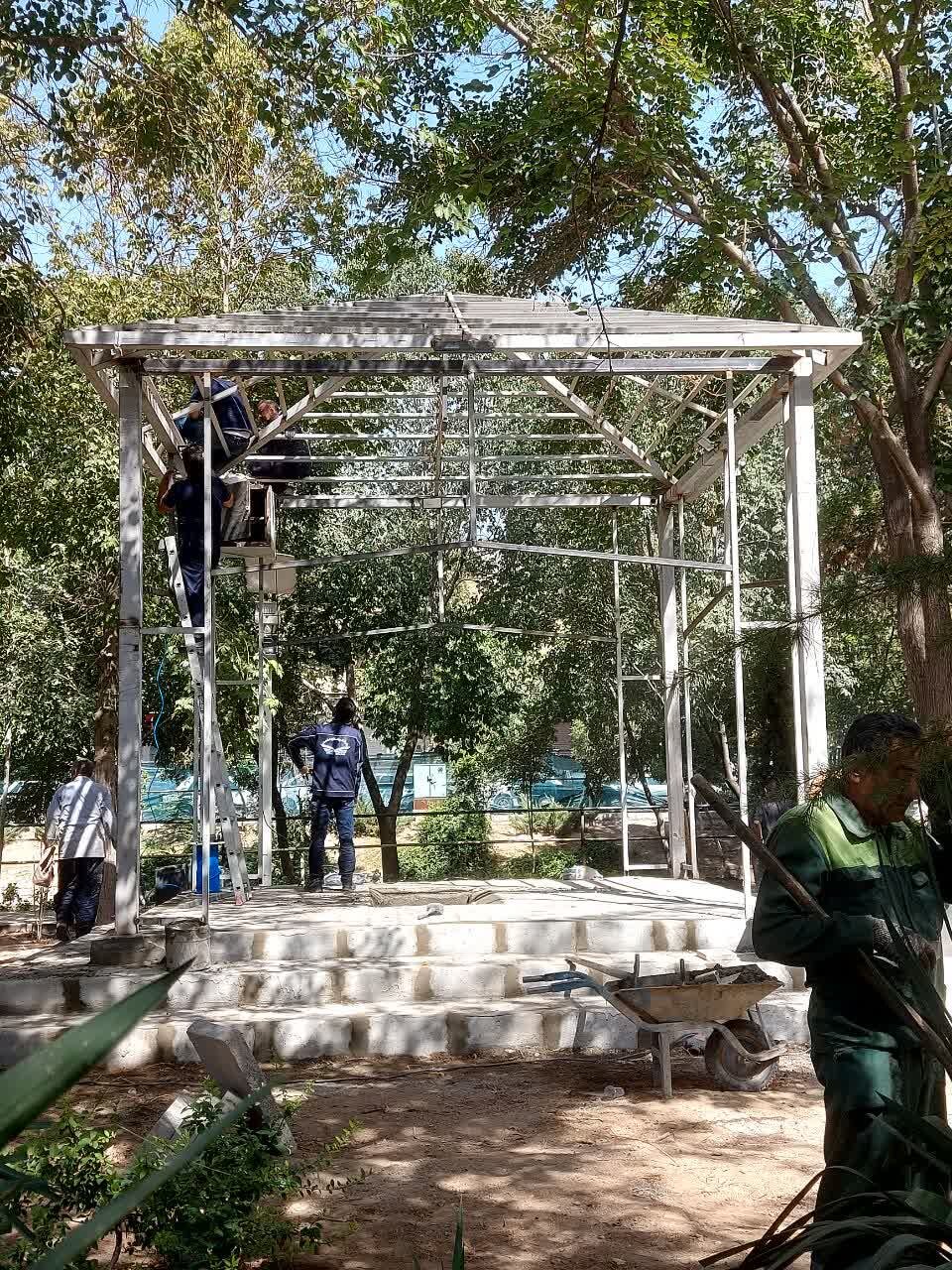 آمادهسازی محل دفن پیکر استاد فرشچیان + فیلم