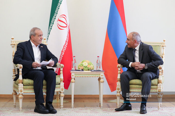 استقبال رسمی نخست وزیر ارمنستان از رئیس جمهور
