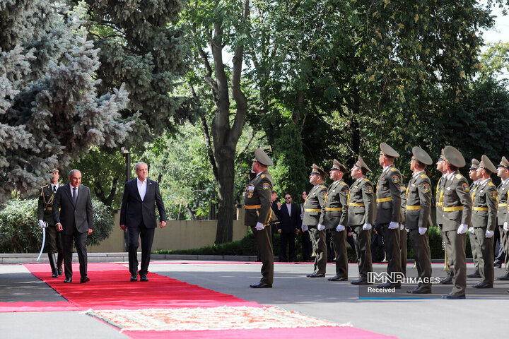 استقبال رسمی نخست وزیر ارمنستان از رئیس جمهور