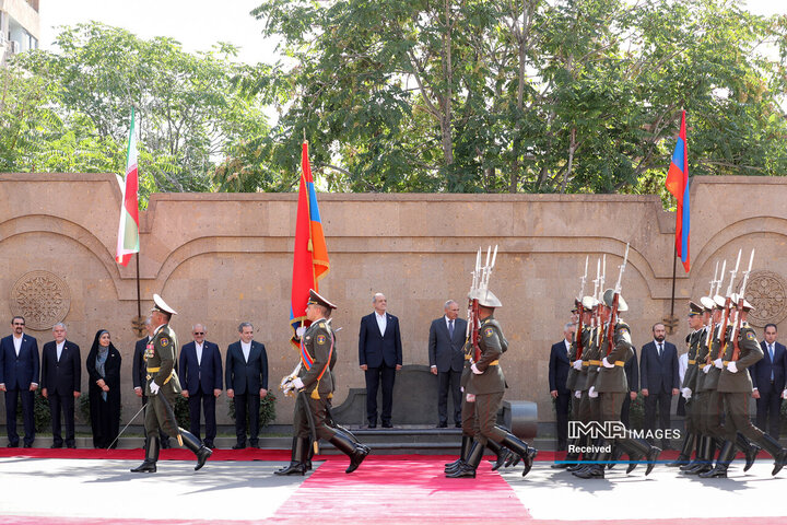 استقبال رسمی نخست وزیر ارمنستان از رئیس جمهور