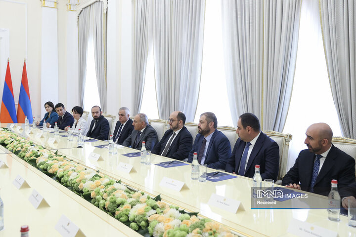 نشست مشترک هیئت‌های عالی‌رتبه ایران و ارمنستان