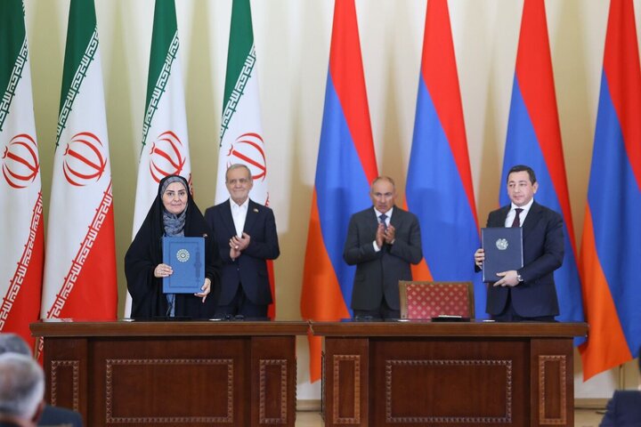 امضای تفاهم‌نامه همکاری مشترک میان وزیر راه و شهرسازی ایران و رئیس کمیته شهرسازی ارمنستان