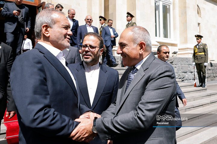 نشست مطبوعاتی رئیس جمهور با نخست وزیر ارمنستان