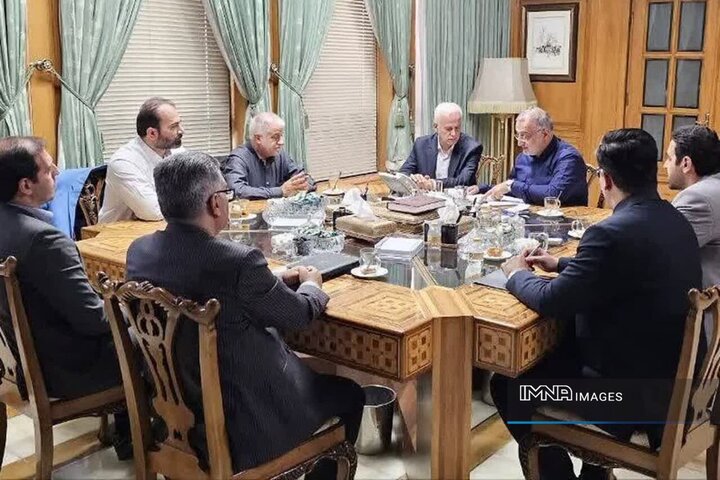 تبادل تجربیات اصفهان و تهران در حوزه حمل‌ونقل عمومی؛ تمرکز بر تأمین ناوگان برقی