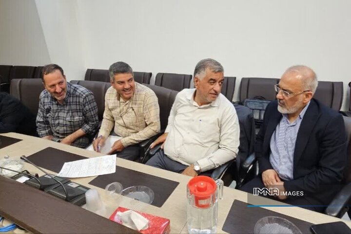 بررسی ۱۸ پرونده طی جلسه کمیته نظارتی شورا در منطقه ۴ اصفهان